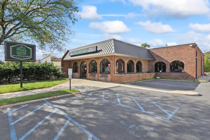 583 River Rd, Fair Haven, NJ for lease - Building Photo - Image 1 of 5