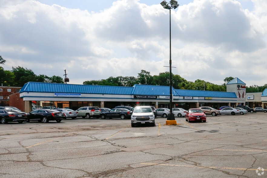 1060-1074 Patterson Rd, Dayton, OH for lease - Building Photo - Image 3 of 3