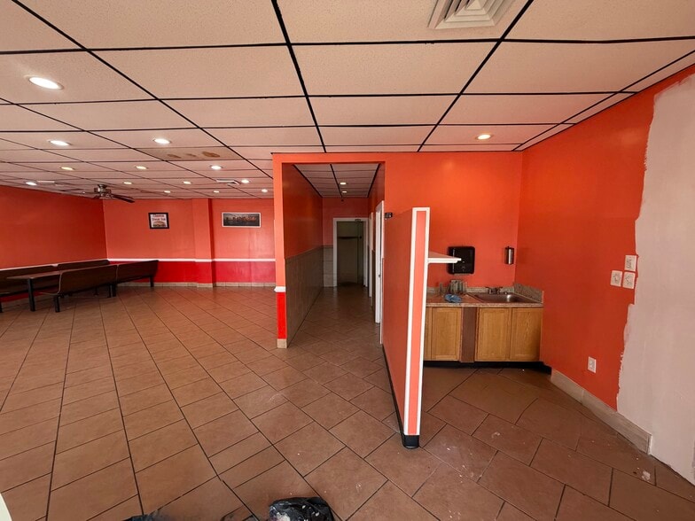 7620 German Hill Rd, Dundalk, MD for lease - Building Photo - Image 3 of 11