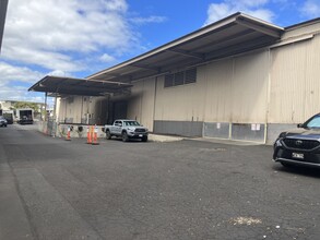 922 Austin Ln, Honolulu, HI for lease Building Photo- Image 2 of 5