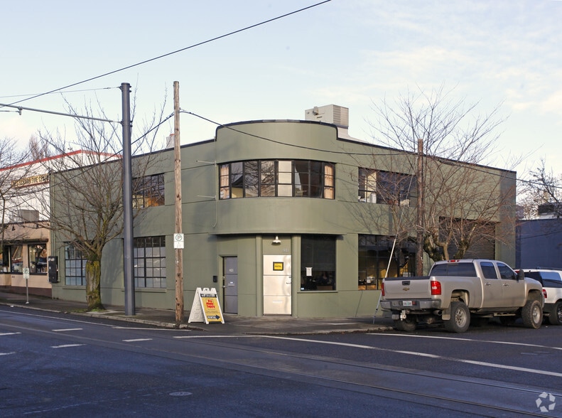 1801 NW Northrup St, Portland, OR for lease - Primary Photo - Image 1 of 3