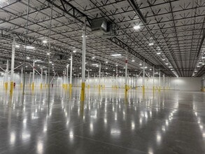 12900 W Airport Blvd, Sugar Land, TX for lease Interior Photo- Image 1 of 6