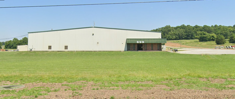 899 Industrial Dr, Lewisburg, TN for lease - Building Photo - Image 2 of 13