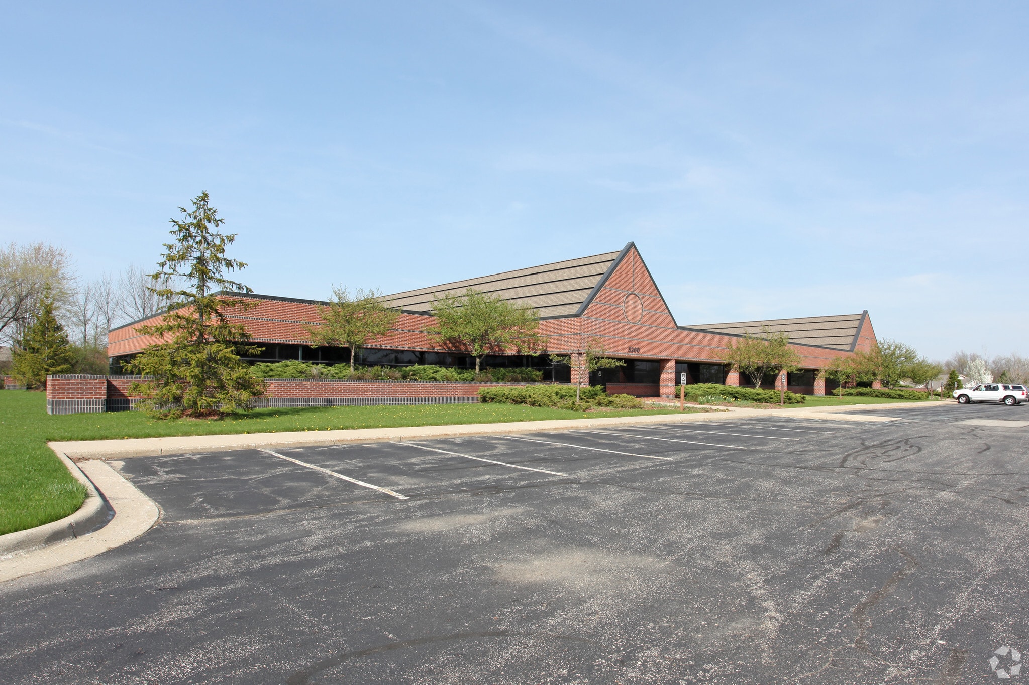 3200 Eagle Park Dr NE, Grand Rapids, MI for sale Building Photo- Image 1 of 4