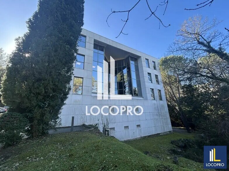 Office in Valbonne for sale - Building Photo - Image 2 of 9