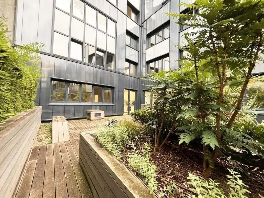 Office in Boulogne-Billancourt for lease Building Photo- Image 1 of 9