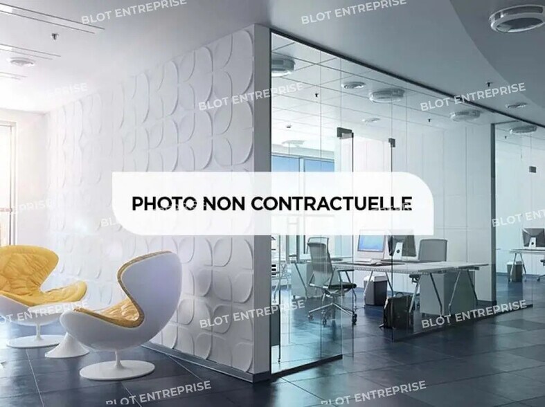 Retail in Saint-Malo for lease - Interior Photo - Image 1 of 6