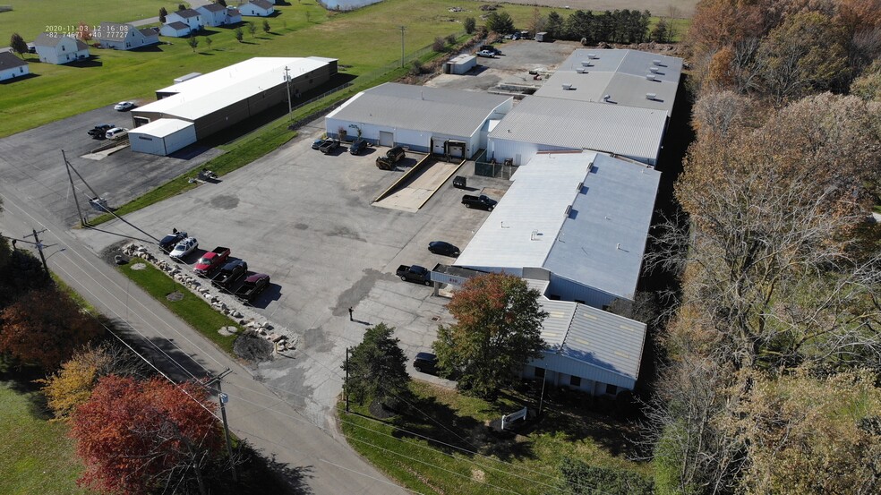 810 Colby Rd, Crestline, OH for lease - Primary Photo - Image 1 of 5