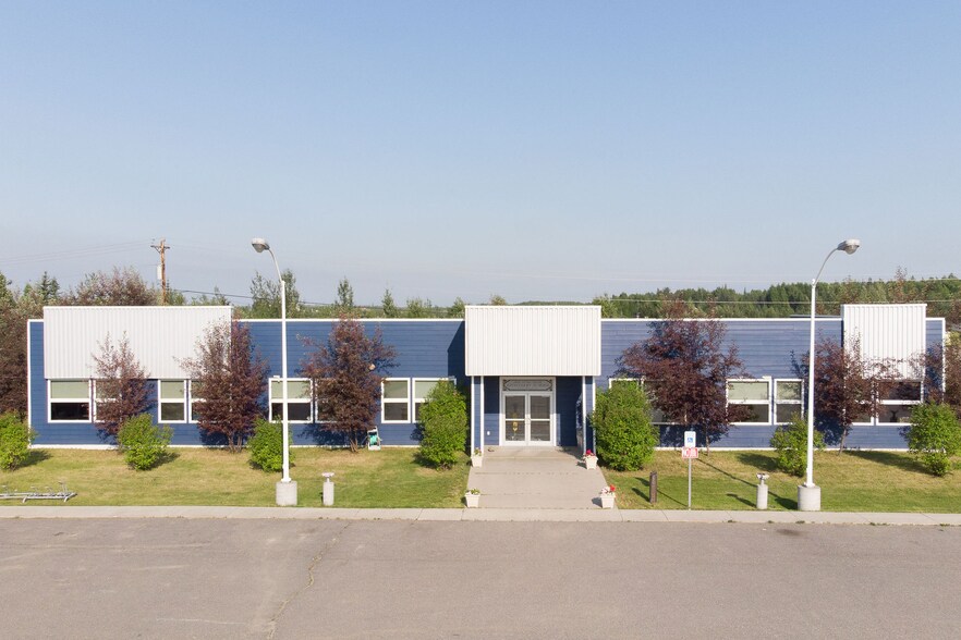 2945 Monk Ct, North Pole, AK for sale - Primary Photo - Image 1 of 1