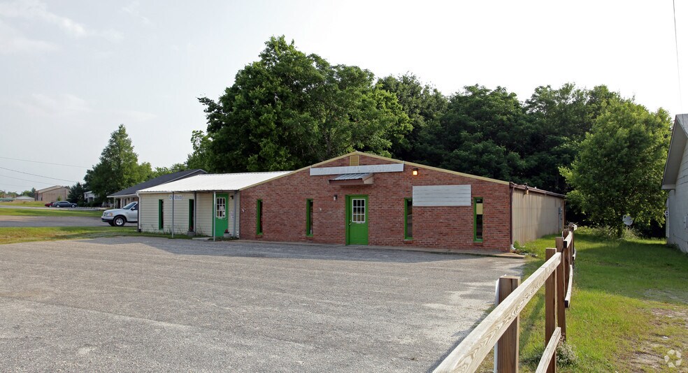 1191 Peach Orchard Rd, Sumter, SC 29154