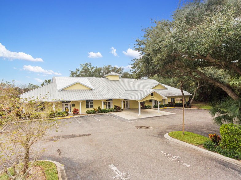 4120 Woodmere Park Blvd, Venice, FL for sale - Building Photo - Image 1 of 1