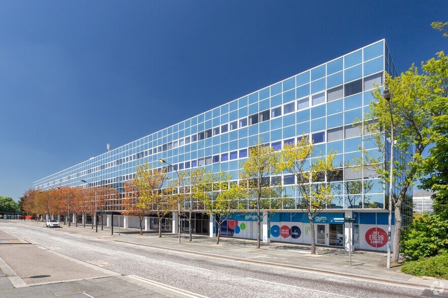 Elder Gate, Milton Keynes for lease - Building Photo - Image 2 of 9