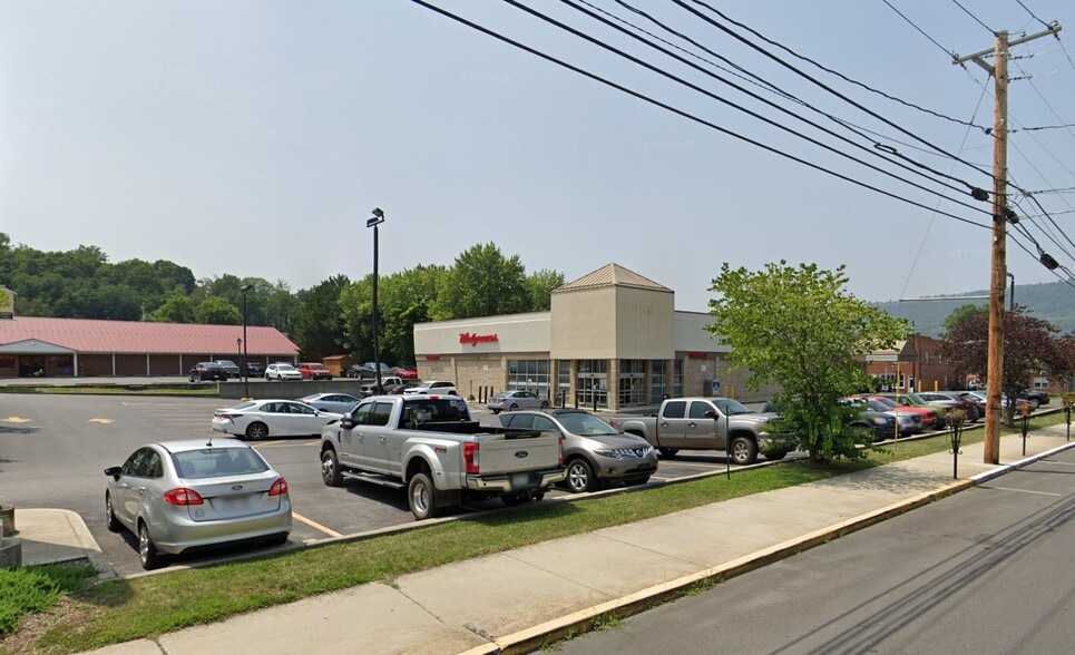 150 W Main St, Romney, WV for sale - Primary Photo - Image 1 of 1