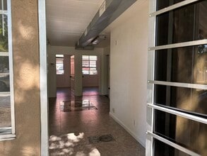 930 Alhambra Blvd, Sacramento, CA for lease Building Photo- Image 2 of 13