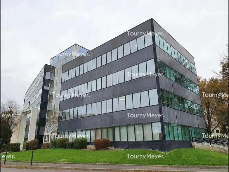 Office in Nantes for lease - Building Photo - Image 1 of 3