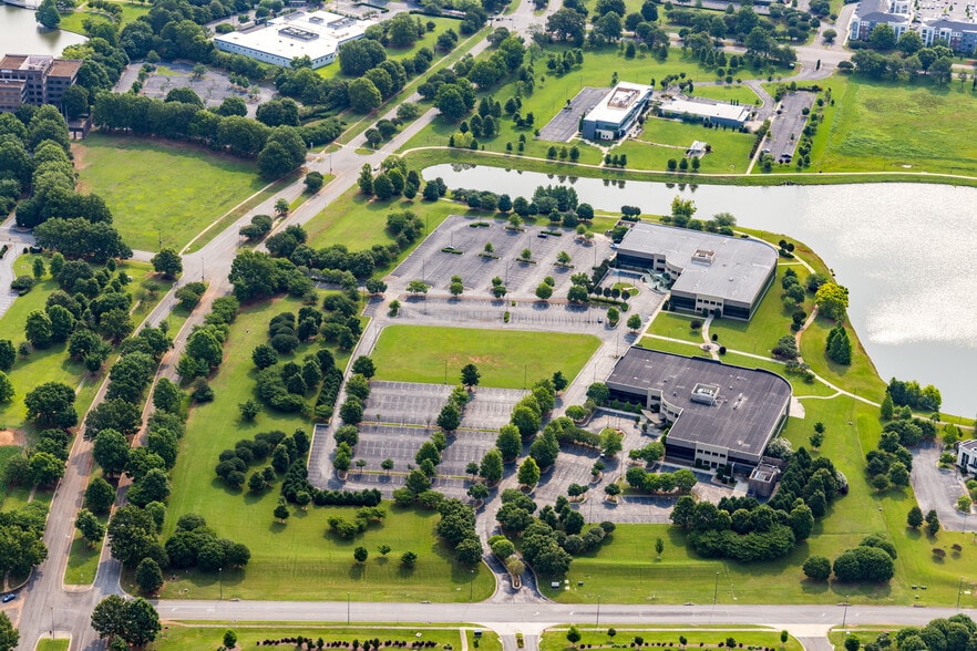 Gold Rock Portfolio portfolio of 2 properties for sale on LoopNet.com - Building Photo - Image 1 of 7