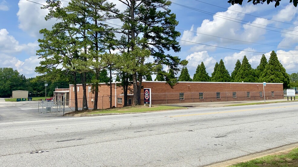 2411 Sullivan Rd, College Park, GA for lease - Building Photo - Image 1 of 15