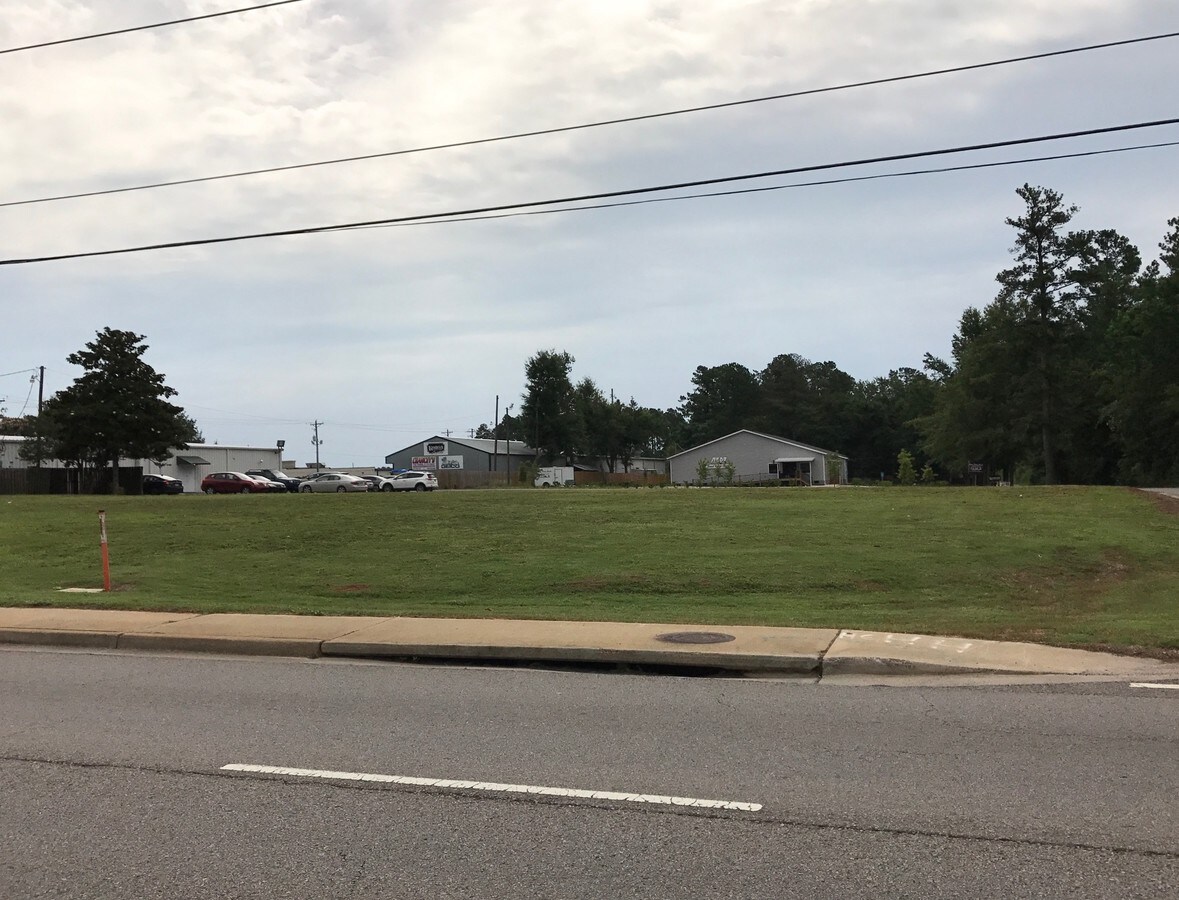 517 Silver Bluff Rd, Aiken, SC 29803