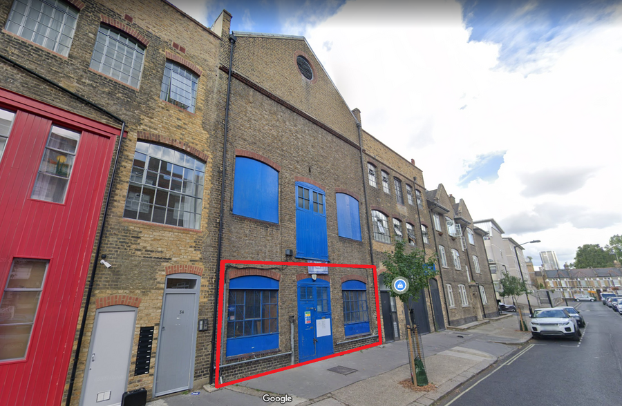 39-40 Queens Row, London for lease - Building Photo - Image 1 of 2