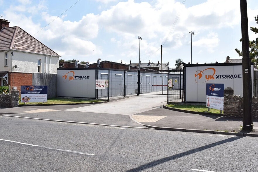 33 Furnham Rd, Chard for lease - Building Photo - Image 1 of 2