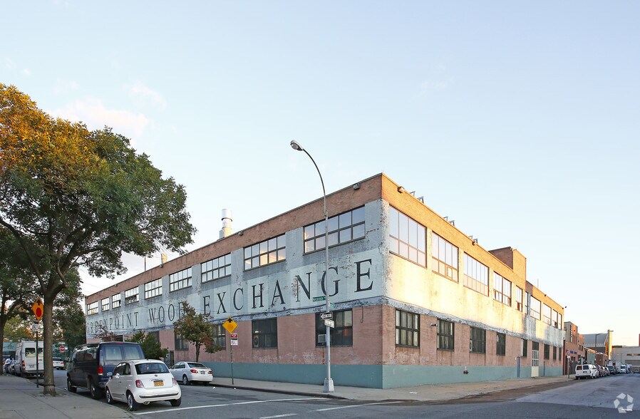 806-826 Humboldt St, Brooklyn, NY for lease - Primary Photo - Image 1 of 6