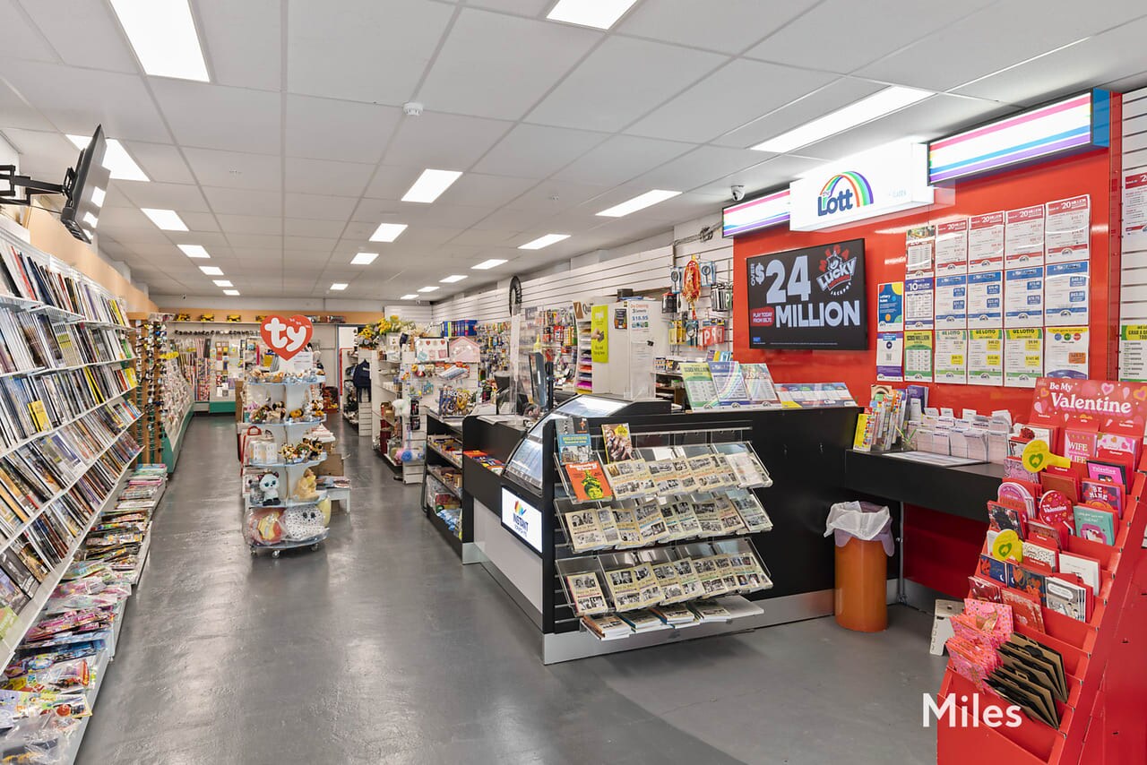 62 Aberdeen Rd, Macleod for lease Interior Photo- Image 1 of 4