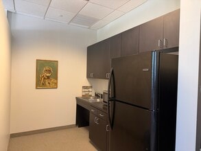 300-900 Parker Sq, Flower Mound, TX for lease Interior Photo- Image 2 of 6