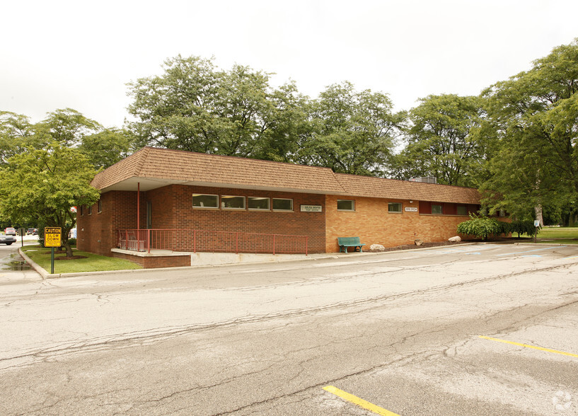 513-531 W Main St, Milan, MI for lease - Building Photo - Image 2 of 8