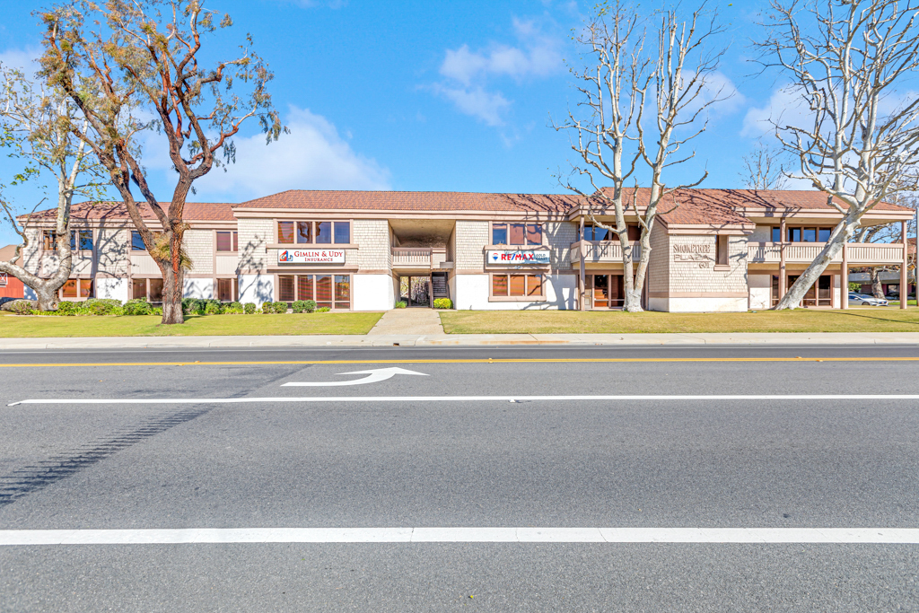 601 E Daily Dr, Camarillo, CA for lease Building Photo- Image 1 of 9