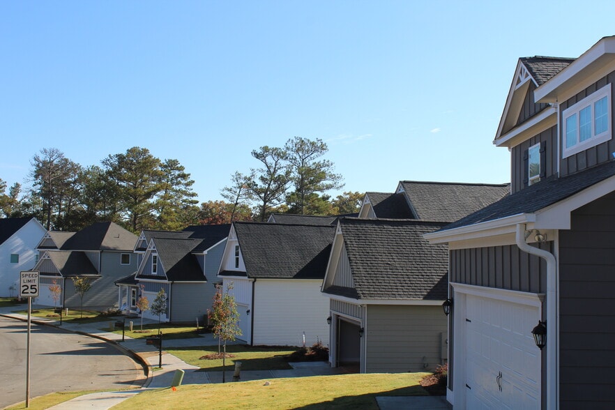 Cape San Blas Partners LLC portfolio of 33 properties for sale on LoopNet.com - Building Photo - Image 2 of 11