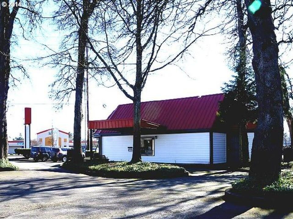 1083 N Pacific Hwy, Woodburn, OR 97071