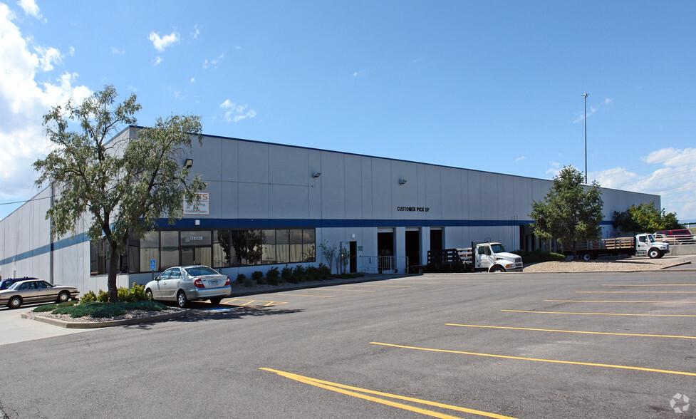 13802 E 33rd Pl, Aurora, CO for lease - Building Photo - Image 3 of 7