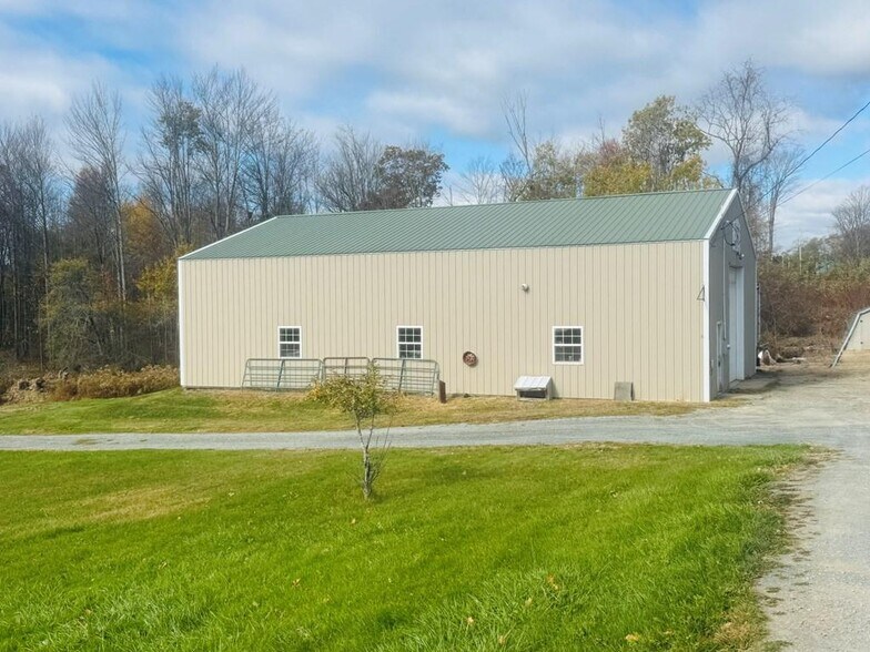 4821 Berwick Tpke, Columbia Cross Roads, PA for lease - Building Photo - Image 3 of 9