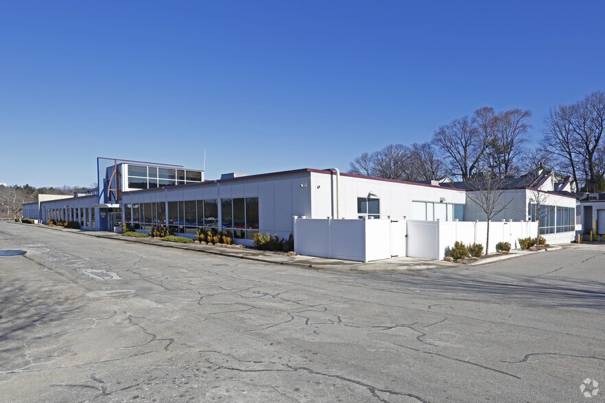 48 Woerd Ave, Waltham, MA for sale - Primary Photo - Image 1 of 1