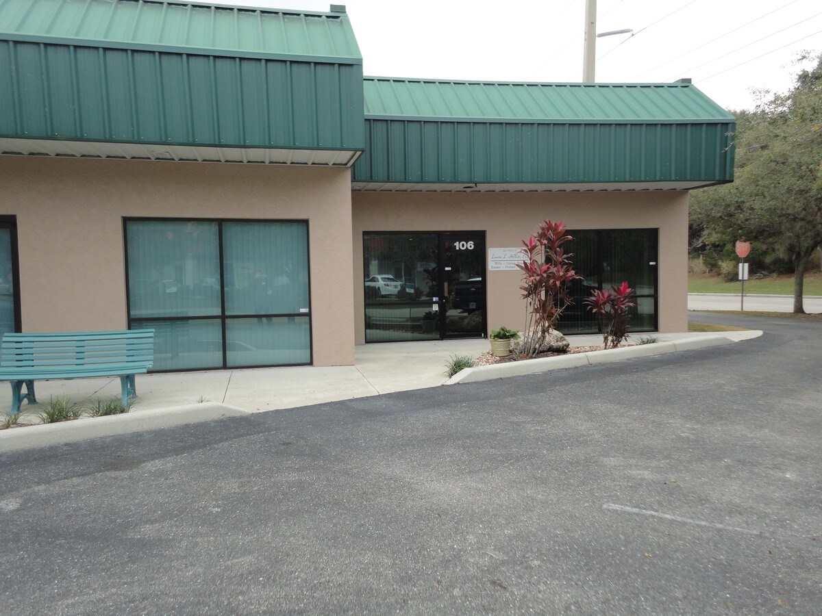 1899 Porter Lake Dr, Sarasota, FL 34240