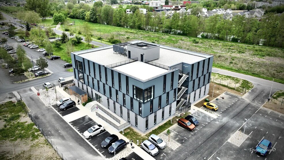 Office in VAL-DE-REUIL for lease - Building Photo - Image 1 of 17