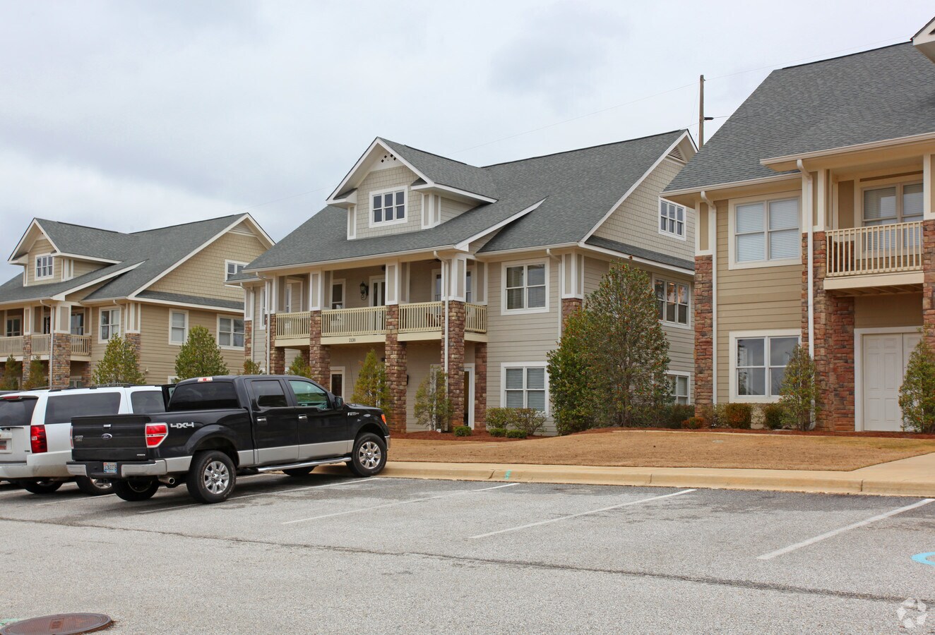 2138 Moores Mill Rd, Auburn, AL 36830