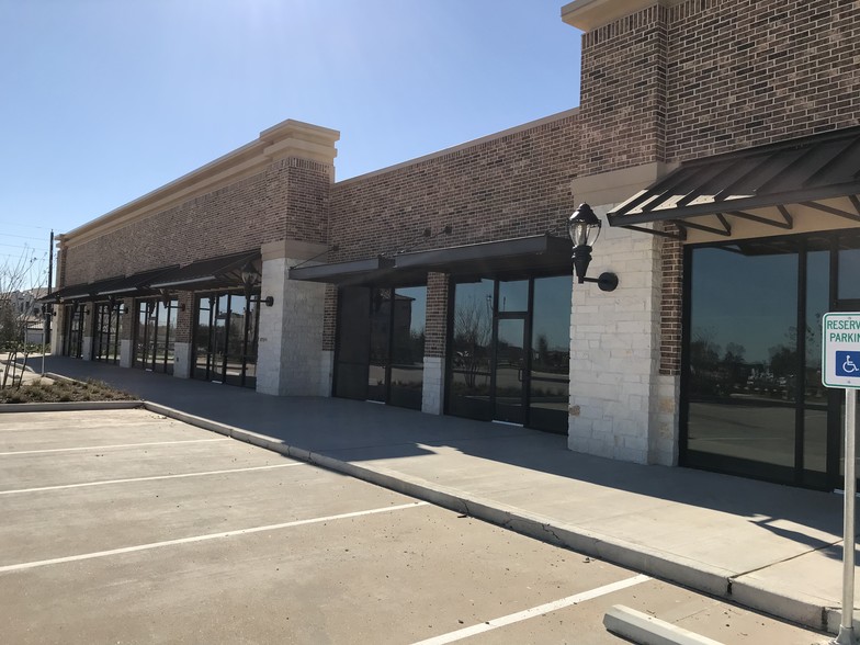 4821 Lj Pky, Sugar Land, TX for lease - Building Photo - Image 2 of 39