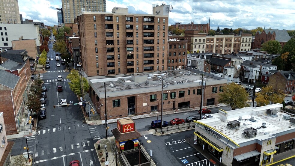 10 S Prince St, Lancaster, PA for lease - Building Photo - Image 1 of 11