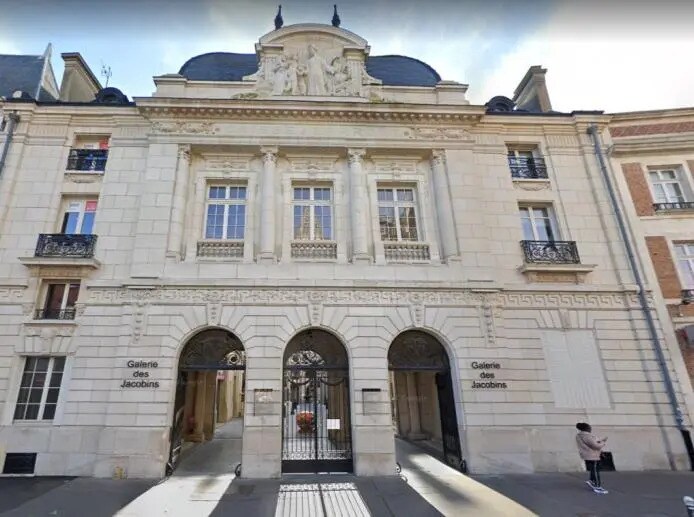 Office in Amiens for lease Building Photo- Image 1 of 5