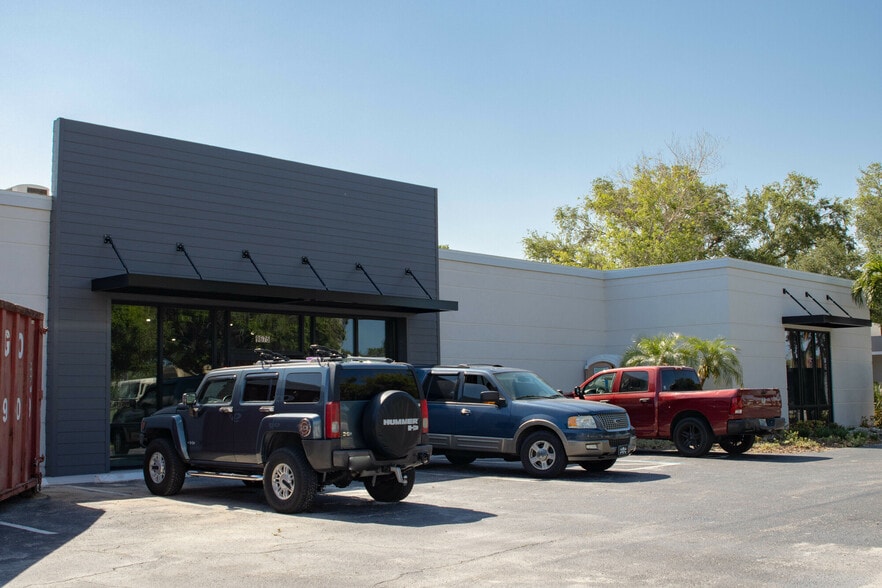 9675 4th St N, Saint Petersburg, FL for lease - Building Photo - Image 2 of 25