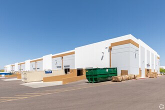 325 E Pinnacle Peak Rd, Phoenix, AZ for lease Building Photo- Image 2 of 3