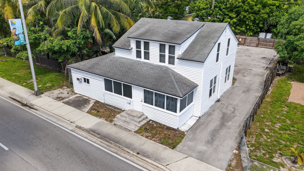 220 SW 16th St, Dania Beach, FL for lease - Building Photo - Image 2 of 21