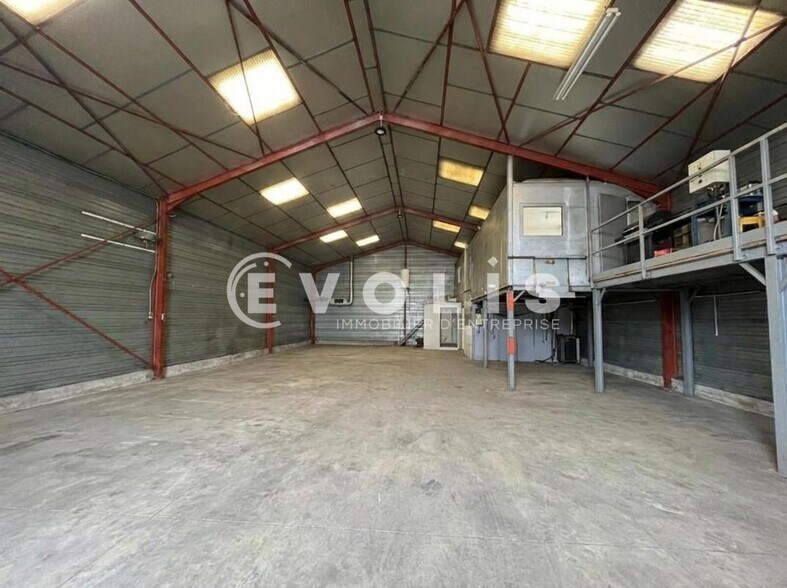Flex in Gleizé for sale - Building Photo - Image 3 of 5