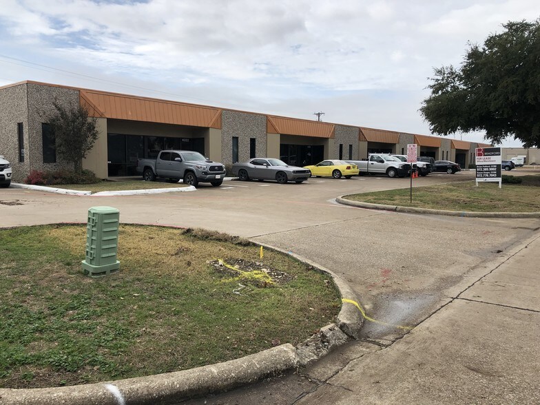 4300-4324 Sunbelt Dr, Addison, TX for lease - Building Photo - Image 1 of 7