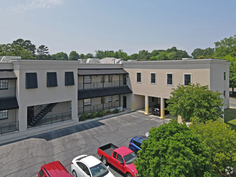 2102 N Elm St, Greensboro, NC for lease - Building Photo - Image 2 of 6