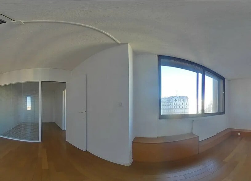 Office in Montpellier for lease - Building Photo - Image 2 of 2