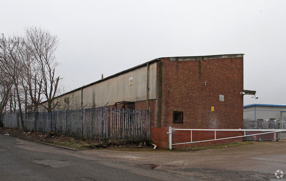 Overend Rd, Cradley Heath for lease - Building Photo - Image 2 of 5