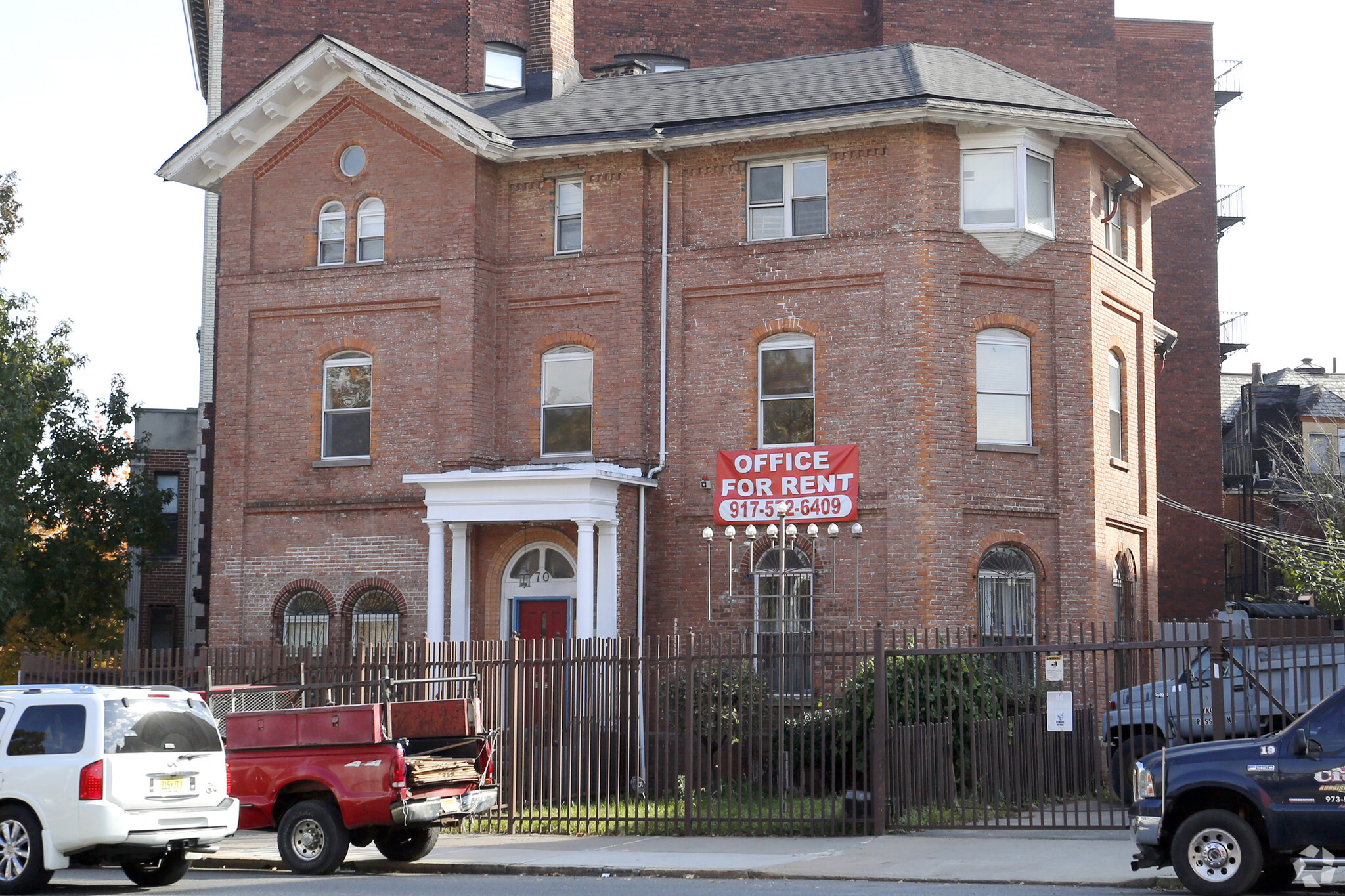 68-70 Clinton Ave, Newark, NJ for lease Primary Photo- Image 1 of 8