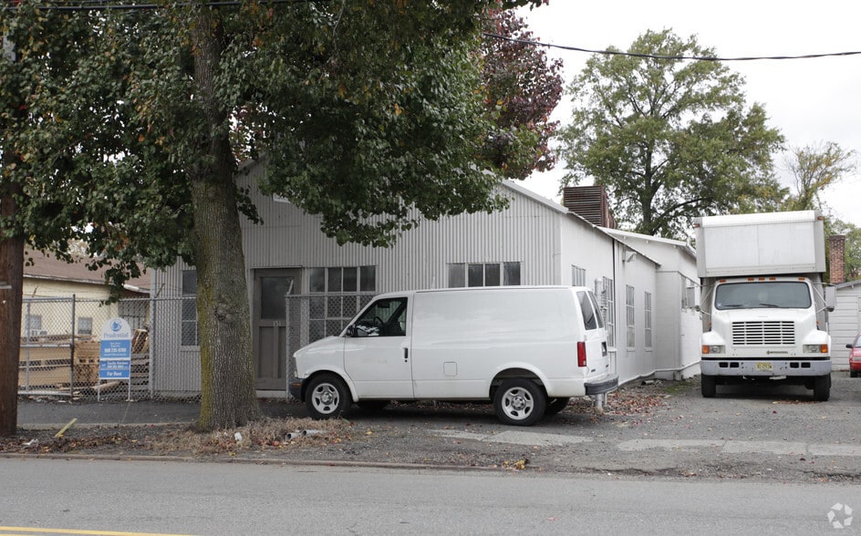 131 Lincoln Blvd, Middlesex, NJ for lease - Building Photo - Image 3 of 31